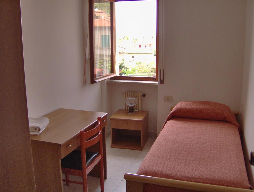 Hotel Svizzero サンジネート 部屋 写真