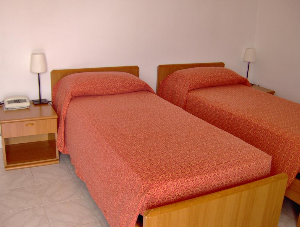 Hotel Svizzero サンジネート 部屋 写真