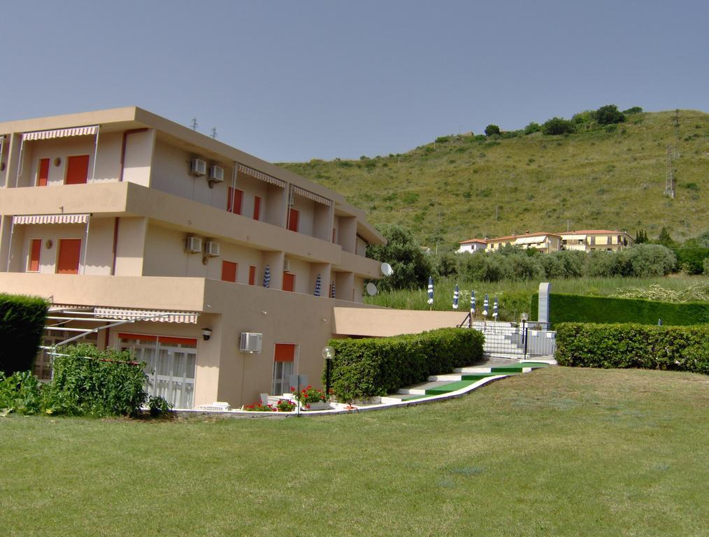 Hotel Svizzero サンジネート エクステリア 写真