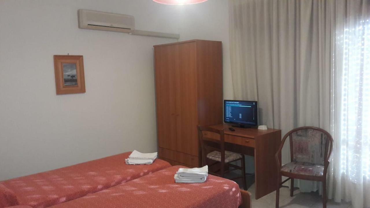 Hotel Svizzero サンジネート エクステリア 写真